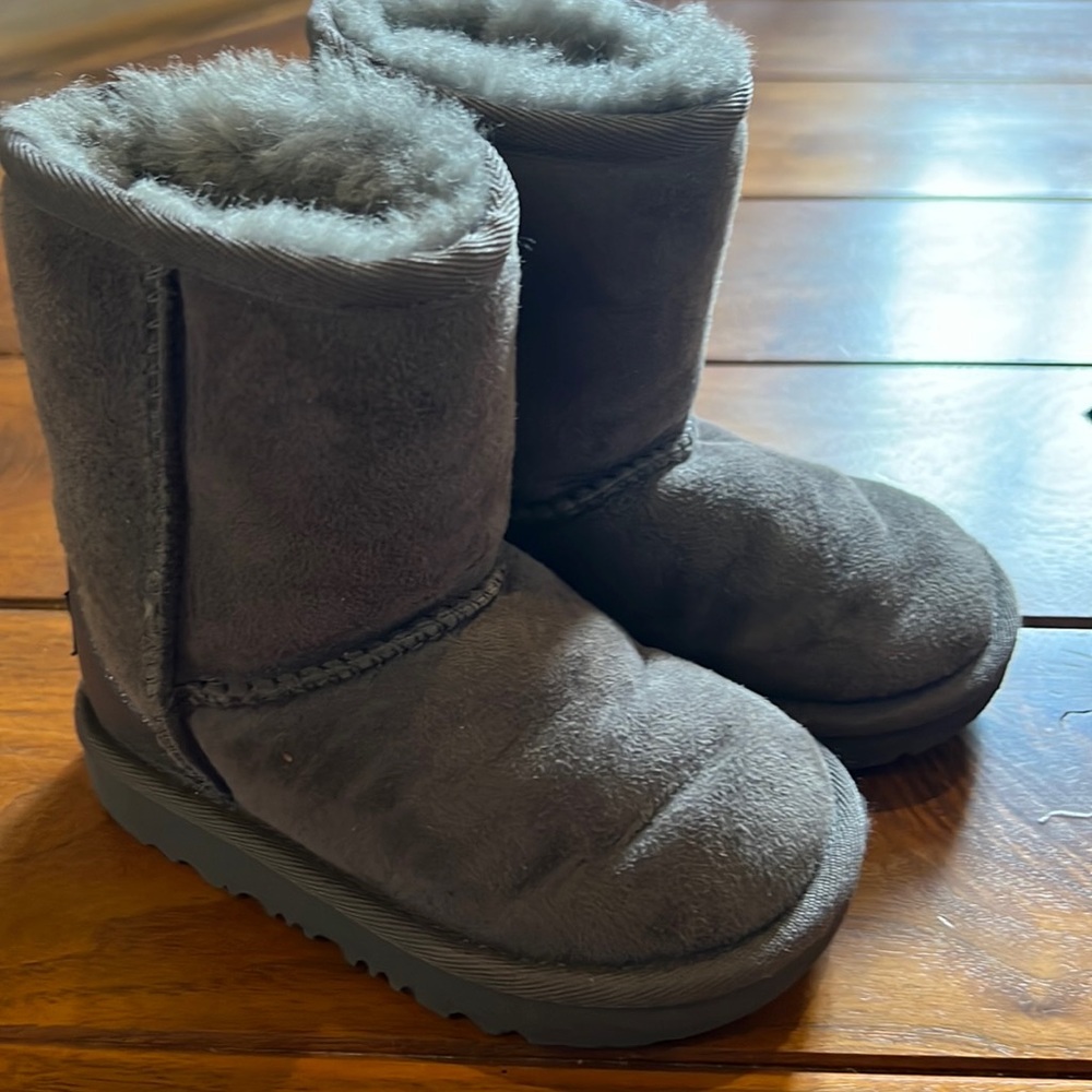 Brand New Ugg Boot Toddler Gray with Sparkle Heel Sz 7
